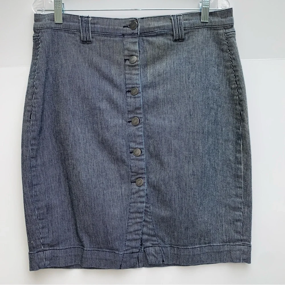 Buffalo David Bitton Pencil Skirt Size 10 / 31 Buttons Blue Stripe Denim Cotton